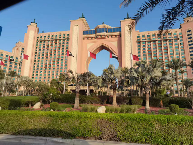 美國(guó)關(guān)稅重創(chuàng)，中國(guó)企業(yè)如何突圍？